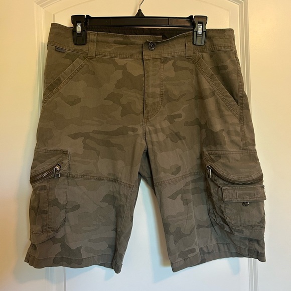 Men's Kuhl Camo Cargo Shorts - Picture 3 of 10